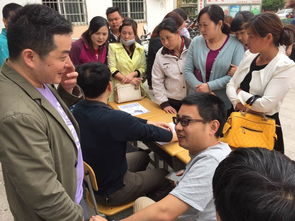 志愿服務(wù)進(jìn)社區(qū) 教育咨詢面對(duì)面 ——區(qū)八中黨員骨干教師進(jìn)社區(qū)開展教育咨詢活動(dòng)